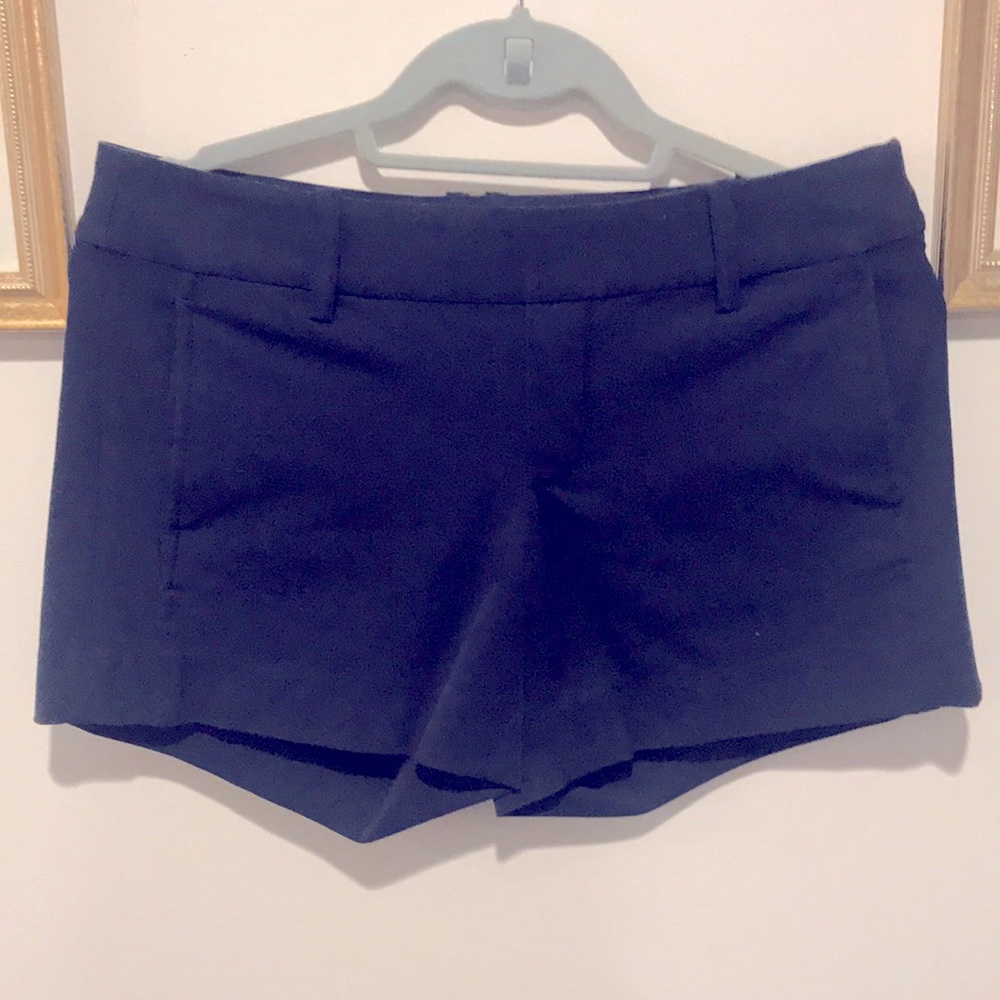 Lilly pulitzer navy 4” seam shorts